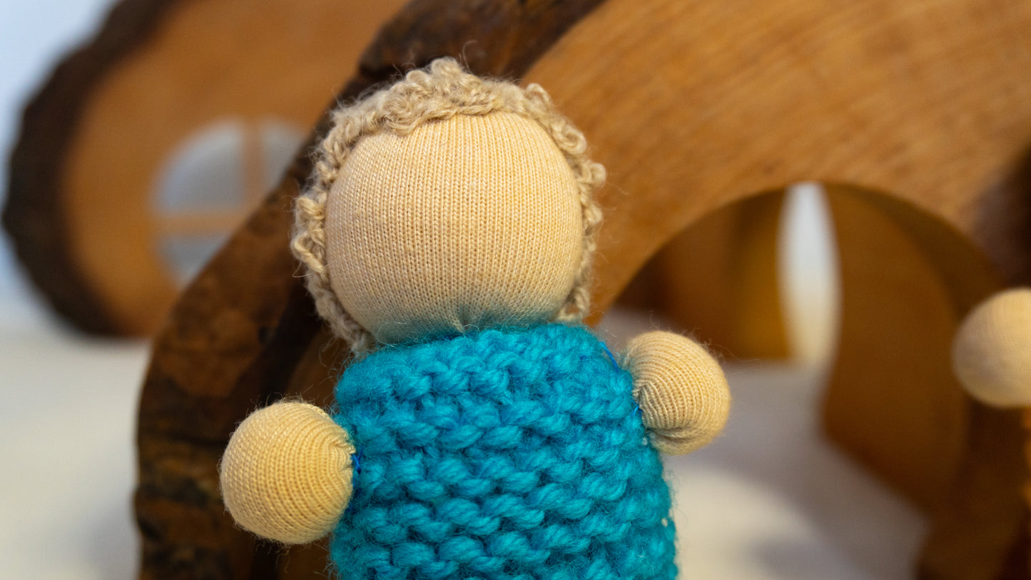 Muñequito Waldorf Tejido a Mano