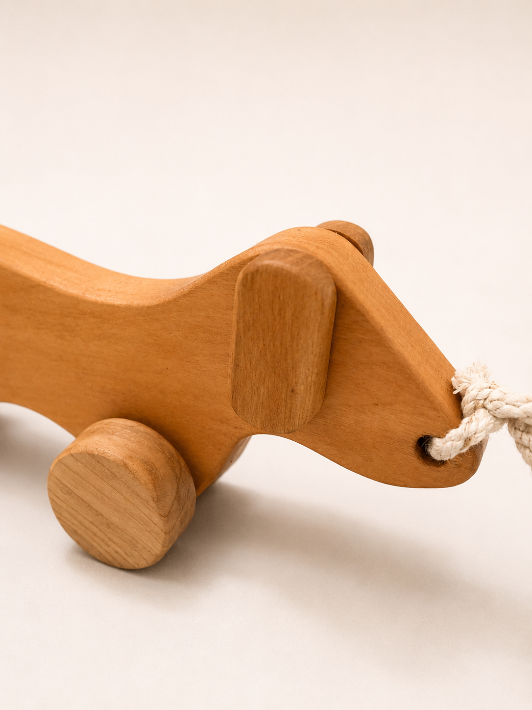 Perro de Arrastre de Madera Nativa